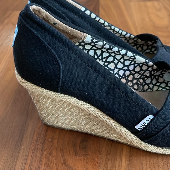 Toms Calypso Black Canvas Peep Toe Wedge Pump Espadrille -8.5 - Picture 3 of 7